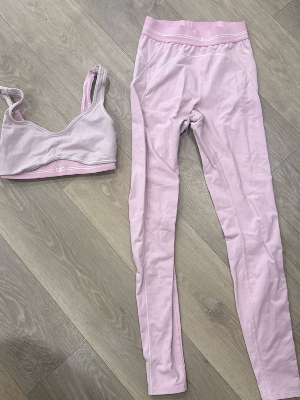 ALO Yoga Pale Pink Seamless Sports Bra and Leggings Set